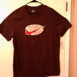 NEW NIKE TRAINING "Swoosh GFX Tee" MEN'S BURGUNDY WHITE T -SHIRT XL HQ0830-652